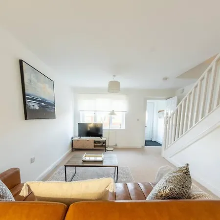 Tatil Evi Special Offer! Harton House - Perfect For Contractors & Groups - Long Welcome - Driveway Parking, Fast Wifi, Smarttv With Netflix By Yoko Redcar