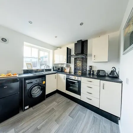 Special Offer! Harton House - Perfect For Contractors & Groups - Long Welcome - Driveway Parking, Fast Wifi, Smarttv With Netflix By Yoko Redcar